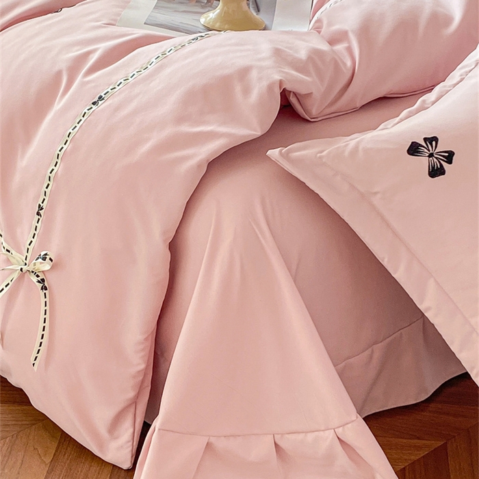 91家纺网 家纺一手货源 找家纺 庭笙 2025新款小香风满版刺绣蝴蝶小清新四件套—黑巧可可 浅豆粉