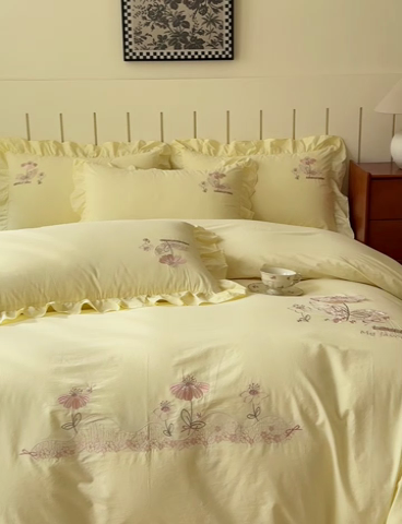 91家纺网 家纺一手货源 找家纺 U品汇 A类全棉色织水洗棉刺绣花四件套纯棉100%棉韩版公主风立体花朵 春野浪漫-柠檬黄