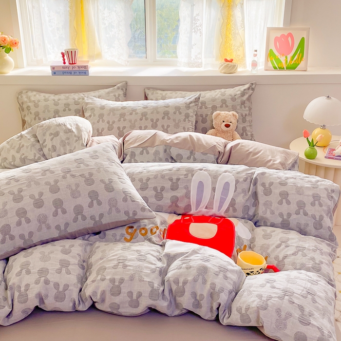 91家纺网 家纺一手货源 找家纺 千朵 2025新款全棉提花四件套 背带小兔