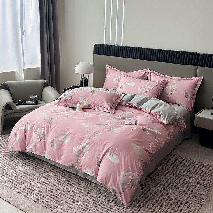 91家纺网 家纺一手货源 找家纺 眷恋家纺 2025年春夏全棉铂金棉13376数码印花四件套 迷离夜色-粉