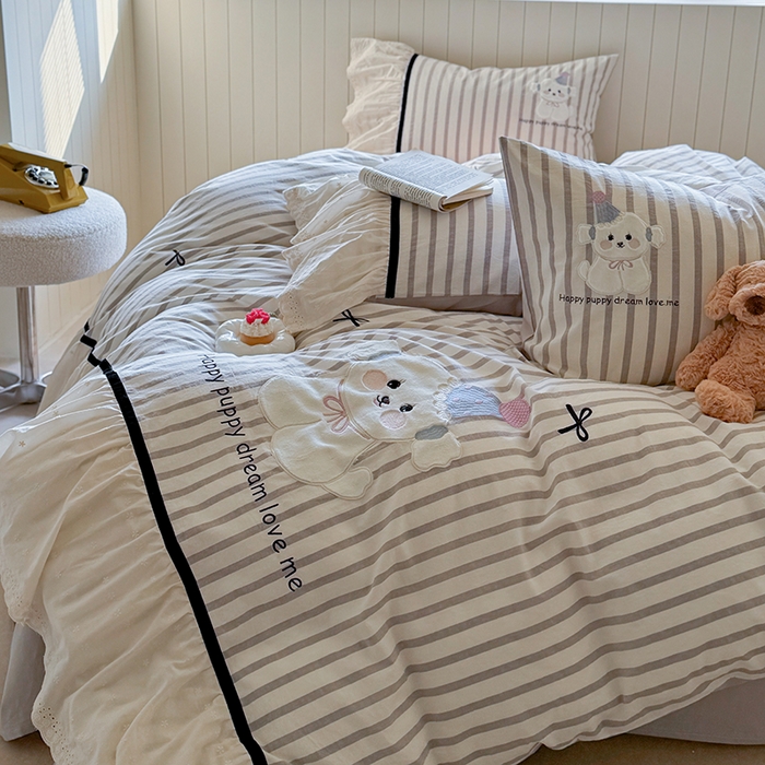 91家纺网 家纺一手货源 找家纺 优悦生活馆 2025新款全棉纯棉水洗棉印花四件套-牛奶小狗 牛奶小狗-灰