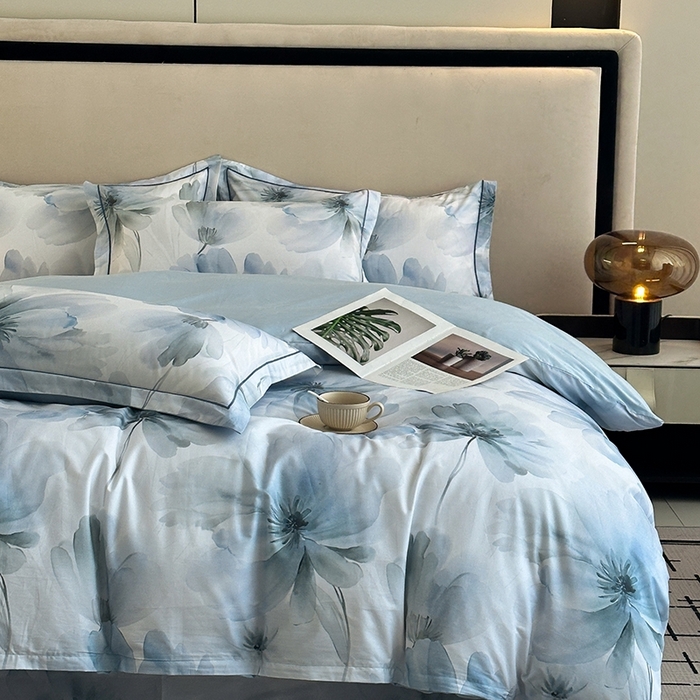 91家纺网 家纺一手货源 找家纺 眷恋家纺 2025年春夏全棉铂金棉13376数码印花四件套 水墨青花-兰