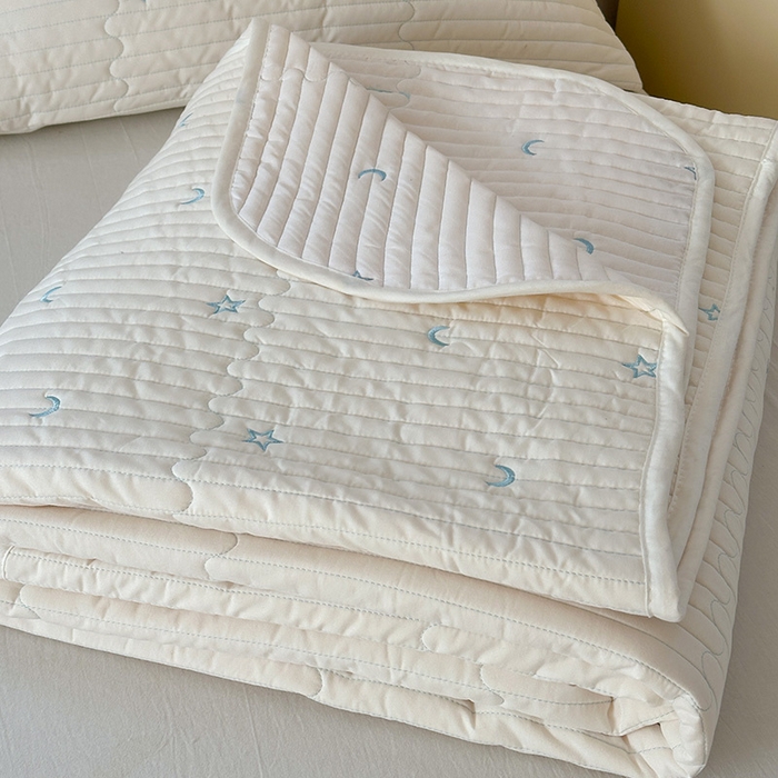 91家纺网 家纺一手货源 找家纺 优悦生活馆 2025新款亲肤舒适水洗棉夹棉床盖 星愿-白