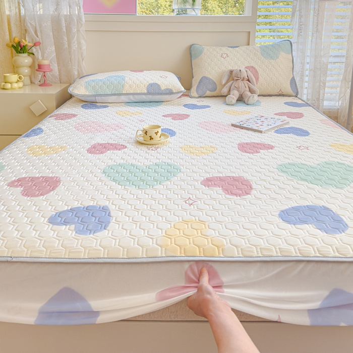 91家纺网 家纺一手货源 找家纺 小萌虎 2025新款凉感丝胶质凉席床笠款 爱心