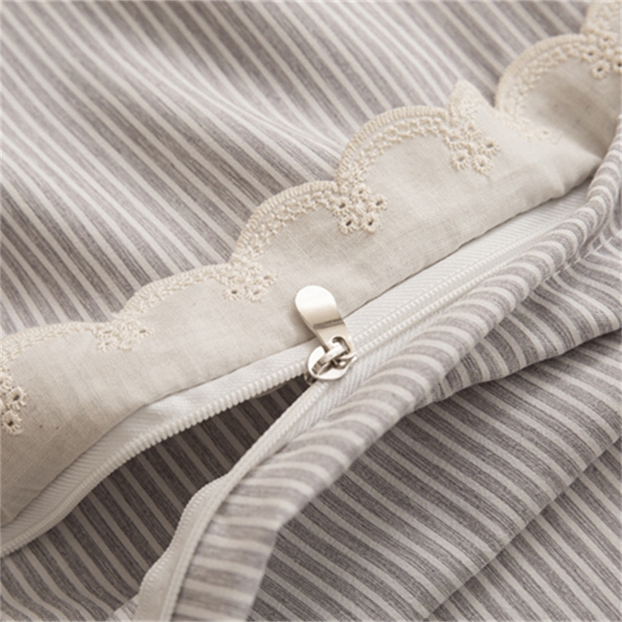 91家纺网 家纺一手货源 找家纺 庭笙 2025新款无印.色织条纹少女韩式小花边简约条纹四件套 色织条纹.灰