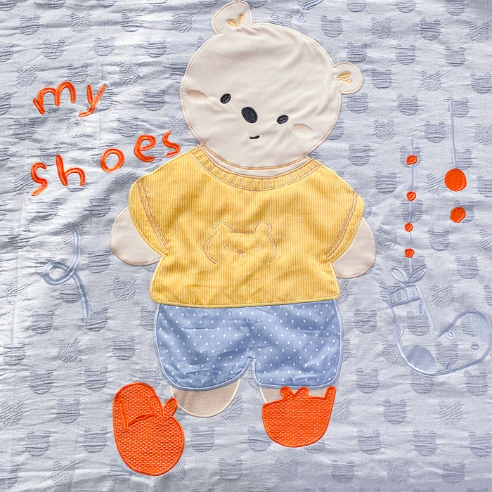 91家纺网 家纺一手货源 找家纺 千朵 2025新款全棉提花四件套 歪头小熊