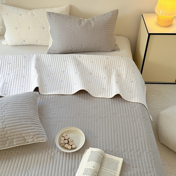 91家纺网 家纺一手货源 找家纺 优悦生活馆 2025新款亲肤舒适水洗棉夹棉床盖 星愿-灰