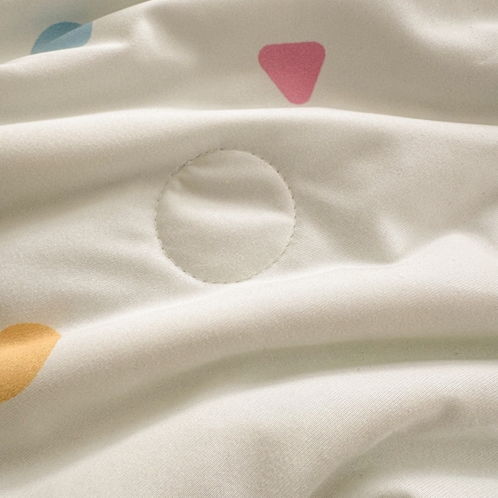 91家纺网 家纺一手货源 找家纺 星期八 2025新款针织棉夏被四件套 波点动物园