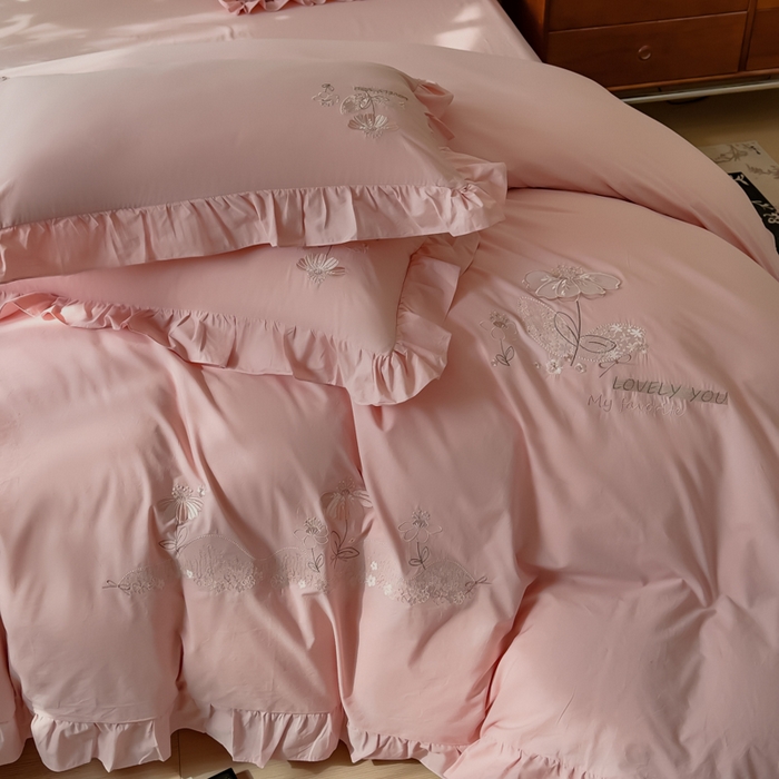 91家纺网 家纺一手货源 找家纺 U品汇 A类全棉色织水洗棉刺绣花四件套纯棉100%棉韩版公主风立体花朵 春野浪漫-豆沙