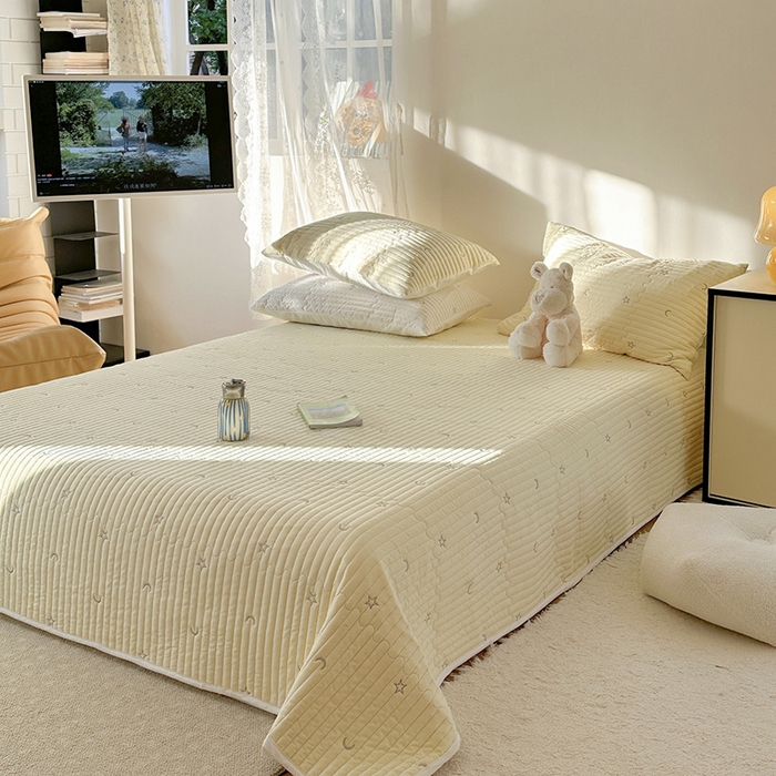 91家纺网 家纺一手货源 找家纺 优悦生活馆 2025新款亲肤舒适水洗棉夹棉床盖 星愿-黄