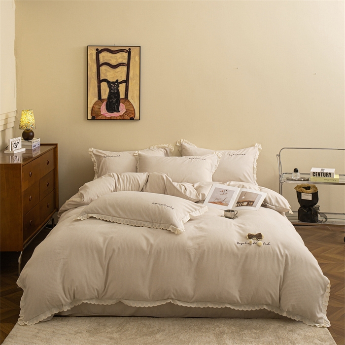 91家纺网 家纺一手货源 找家纺 庭笙 2025新款无印.色织条纹少女韩式小花边简约条纹四件套 色织条纹.米