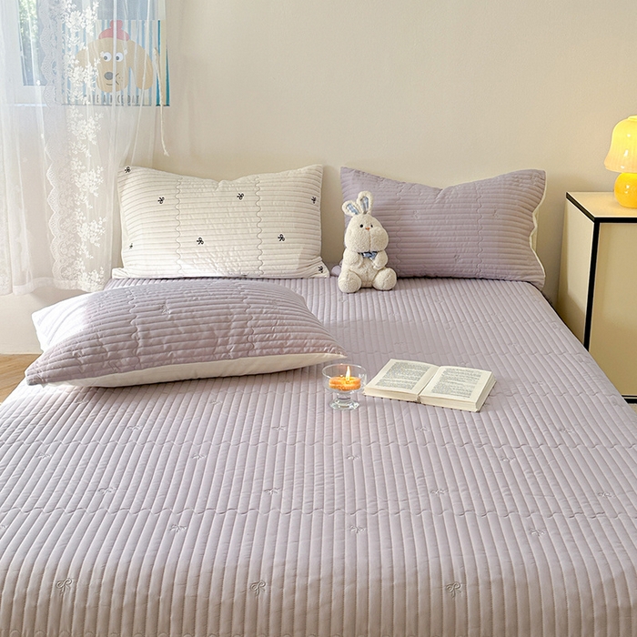 91家纺网 家纺一手货源 找家纺 优悦生活馆 2025新款亲肤舒适水洗棉夹棉床盖 幻蝶-紫