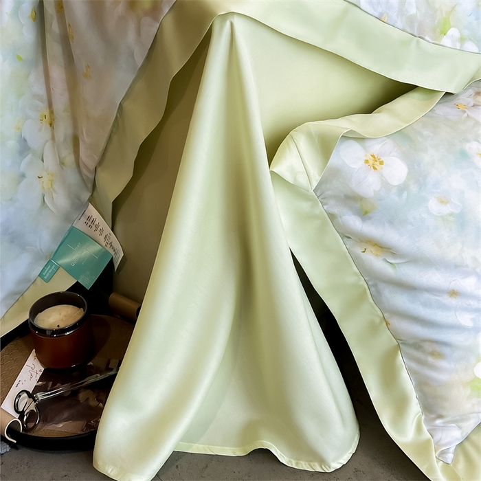 91家纺网 家纺一手货源 找家纺 朵希曼2025新款50天丝宽边夏被和夏被四件套系列 早春樱花