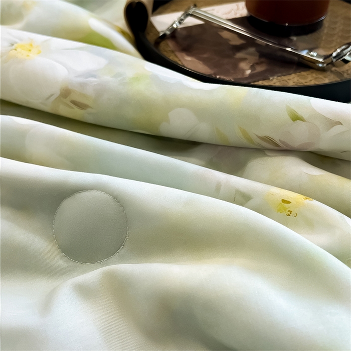 91家纺网 家纺一手货源 找家纺 朵希曼2025新款50天丝宽边夏被和夏被四件套系列 早春樱花