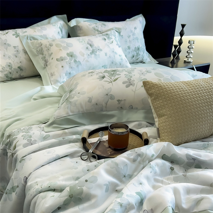91家纺网 家纺一手货源 找家纺 朵希曼2025新款50天丝宽边夏被和夏被四件套系列 春熙花语 绿