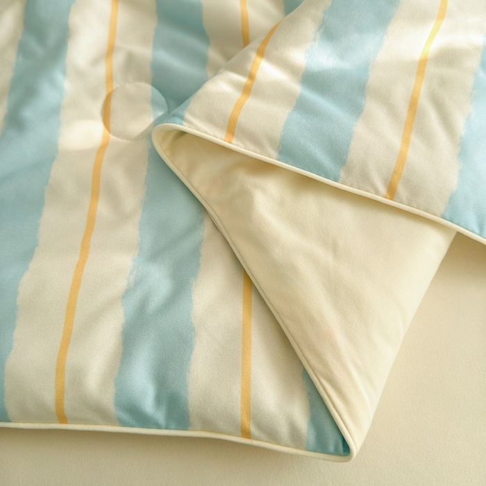 91家纺网 家纺一手货源 找家纺 星期八 2025新款针织棉夏被四件套 呆呆熊