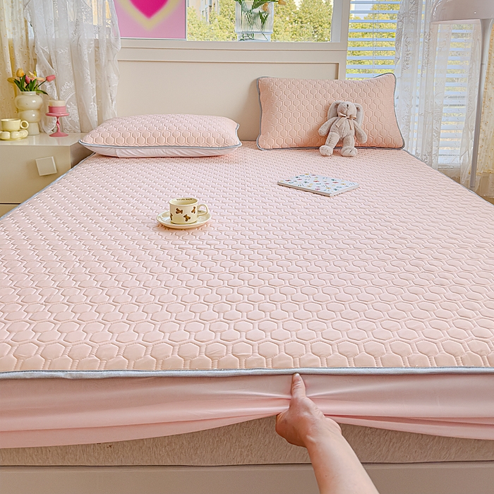 91家纺网 家纺一手货源 找家纺 小萌虎 2025新款凉感丝胶质凉席床笠款 粉玉