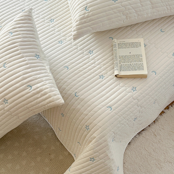 91家纺网 家纺一手货源 找家纺 优悦生活馆 2025新款亲肤舒适水洗棉夹棉床盖 星愿-白