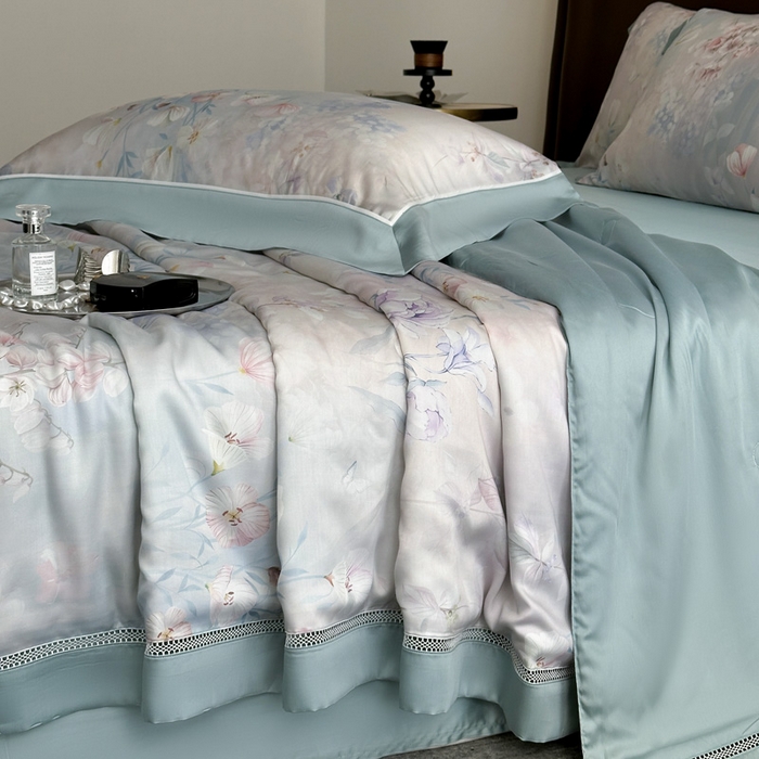 91家纺网 家纺一手货源 找家纺 娇逸家居 2025新品60支天丝数码印花高端夏被四件套 梦蔓-蓝