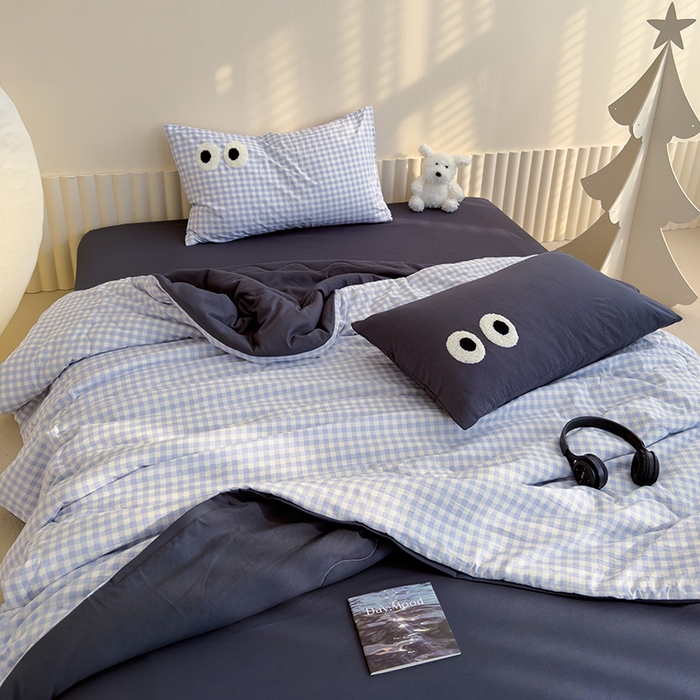 91家纺网 家纺一手货源 找家纺 老帅的工厂店 2025新款多巴胺水洗云朵棉大眼睛系列夏被四件套 蓝莓卷