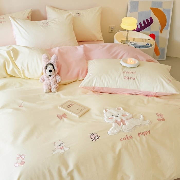 91家纺网 家纺一手货源 找家纺 蜜柚2025新款全棉纯棉贴布绣四件套 西高地 粉白