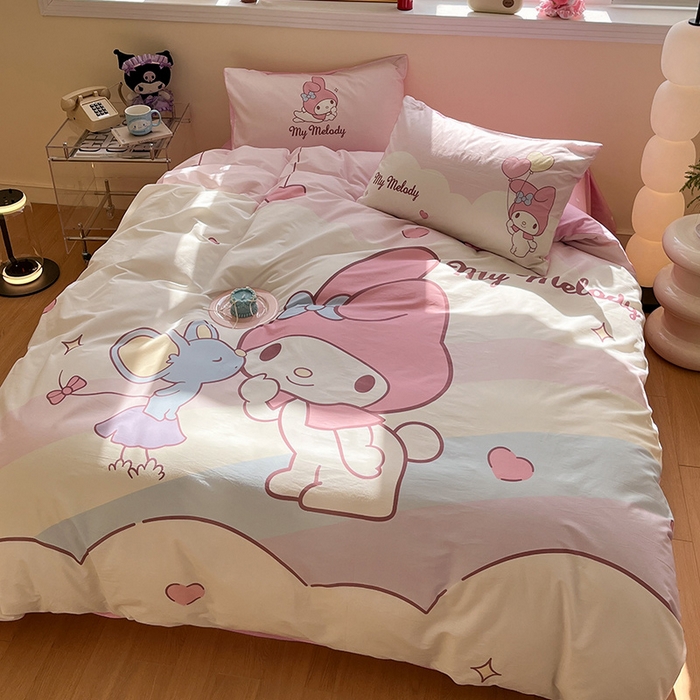 91家纺网 家纺一手货源 找家纺 蓝邻家纺 2025新款全棉大版三丽鸥四件套系列 粉兔亲亲