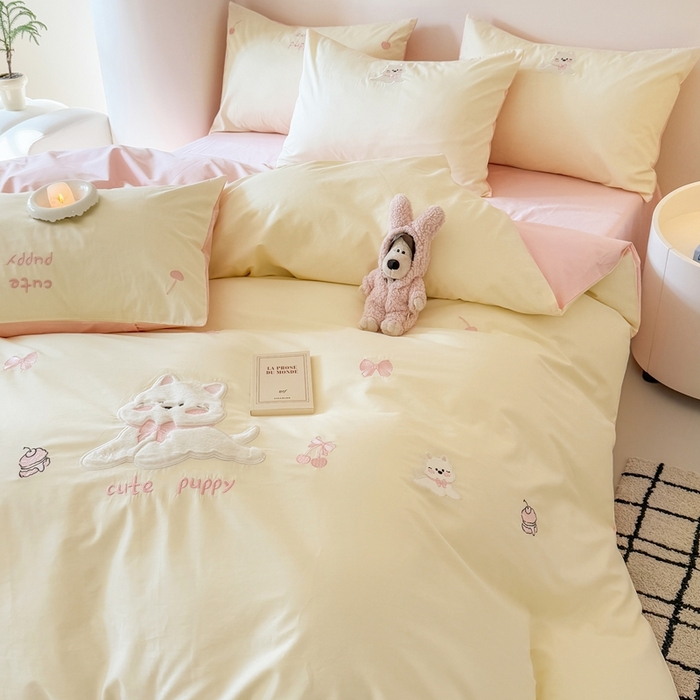 91家纺网 家纺一手货源 找家纺 蜜柚2025新款全棉纯棉贴布绣四件套 西高地 粉白