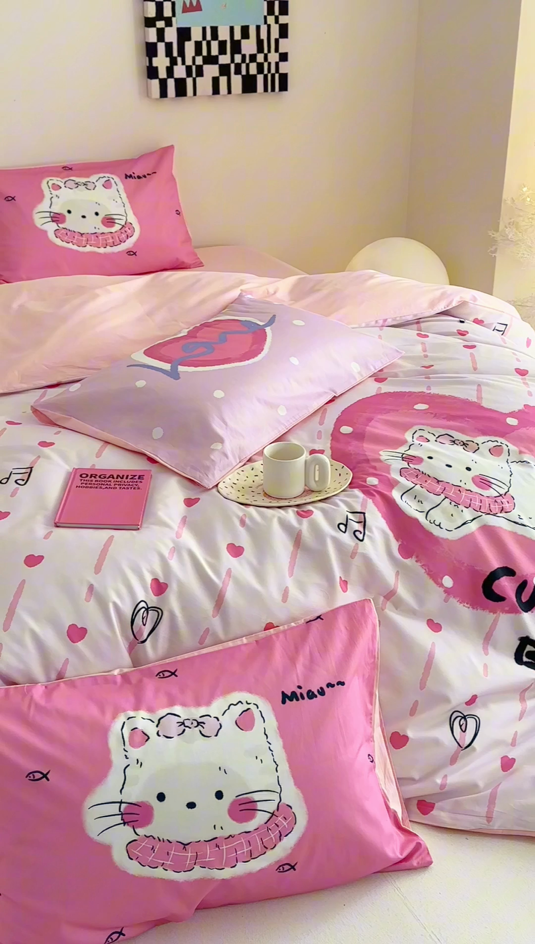 91家纺网 家纺一手货源 找家纺 卧趣家纺 2025新款全棉大版卡通数码印花纯棉四件套 爱心猫