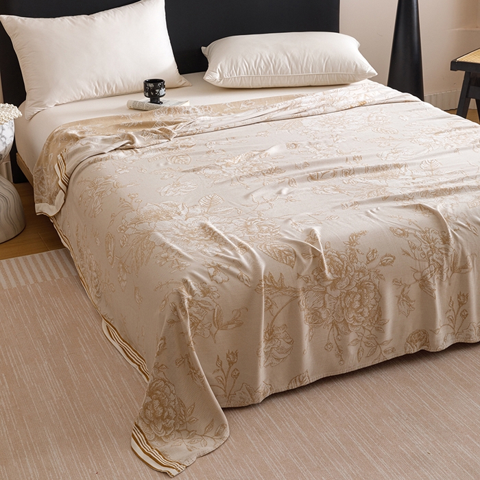 91家纺网 家纺一手货源 找家纺 朴尔家纺-2025年新款柔滑竹纤维双层纱布冷感毯毛巾被 漫花-驼