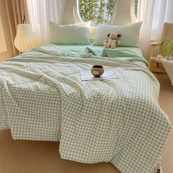 91家纺网 家纺一手货源 找家纺 老帅的工厂店 2025新款云朵棉无印风格子夏被 绿小格