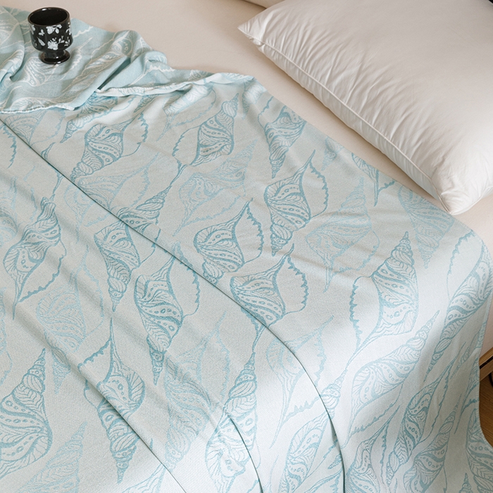 91家纺网 家纺一手货源 找家纺 朴尔家纺-2025年新款柔滑竹纤维双层纱布冷感毯毛巾被 海之声-蓝