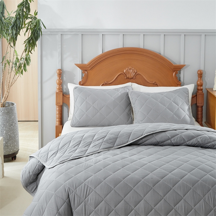 91家纺网 家纺一手货源 找家纺 温宁2025新款跨境外贸专供斜方格床盖 银灰