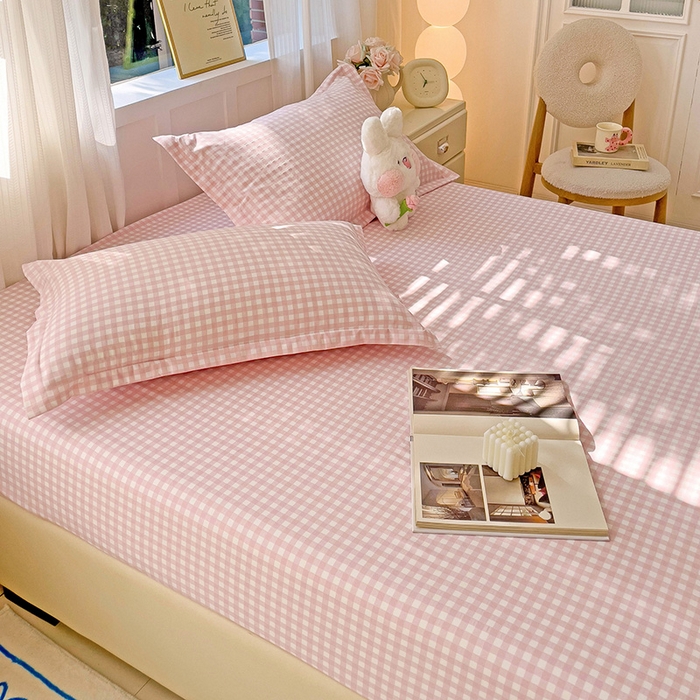 91家纺网 家纺一手货源 找家纺 恬澳家纺 2025新款森系水洗棉无印风单床笠场景二 森系-粉格