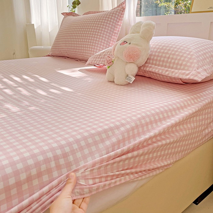 91家纺网 家纺一手货源 找家纺 恬澳家纺 2025新款森系水洗棉无印风单床笠场景二 森系-粉格