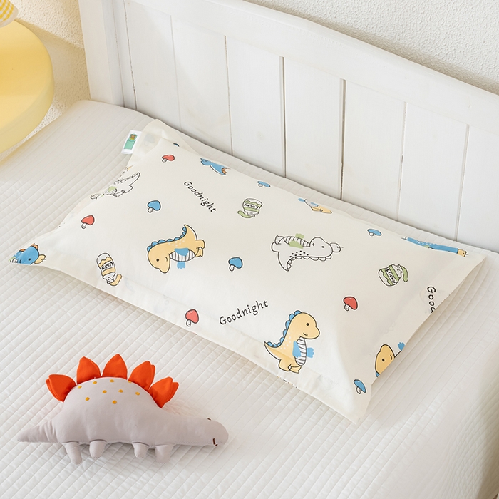 91家纺网 家纺一手货源 找家纺 良佐生活 2025新款A类高支高密全棉压线儿童枕套纯棉学生枕头套 元气恐龙