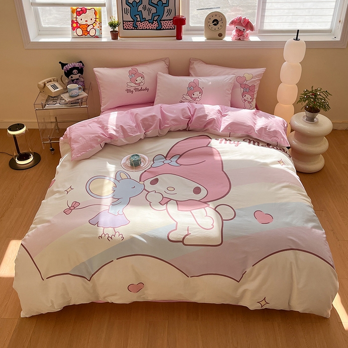 91家纺网 家纺一手货源 找家纺 蓝邻家纺 2025新款全棉大版三丽鸥四件套系列 粉兔亲亲