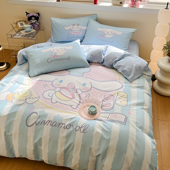 91家纺网 家纺一手货源 找家纺 蓝邻家纺 2025新款全棉大版三丽鸥四件套系列 竖条大耳狗