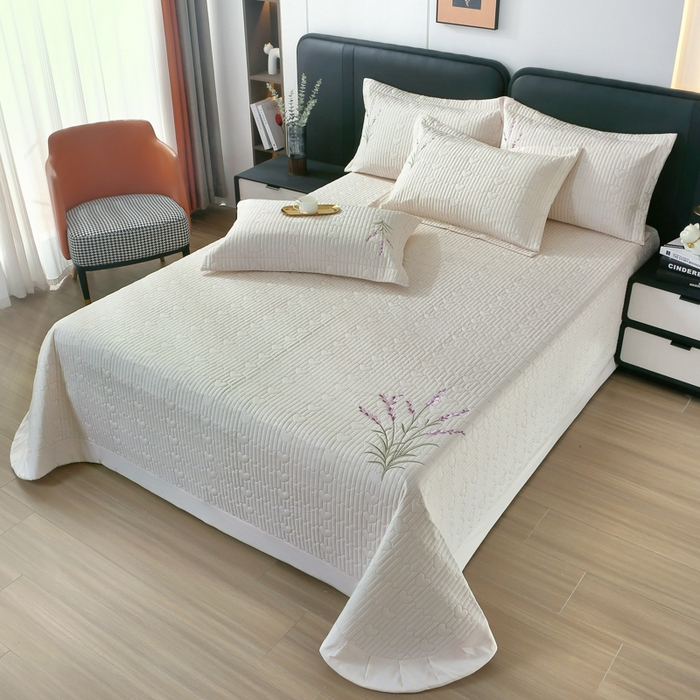 91家纺网 家纺一手货源 找家纺 OL家纺2025新款玉锦缎纯色床盖三件套-薰衣草 米色