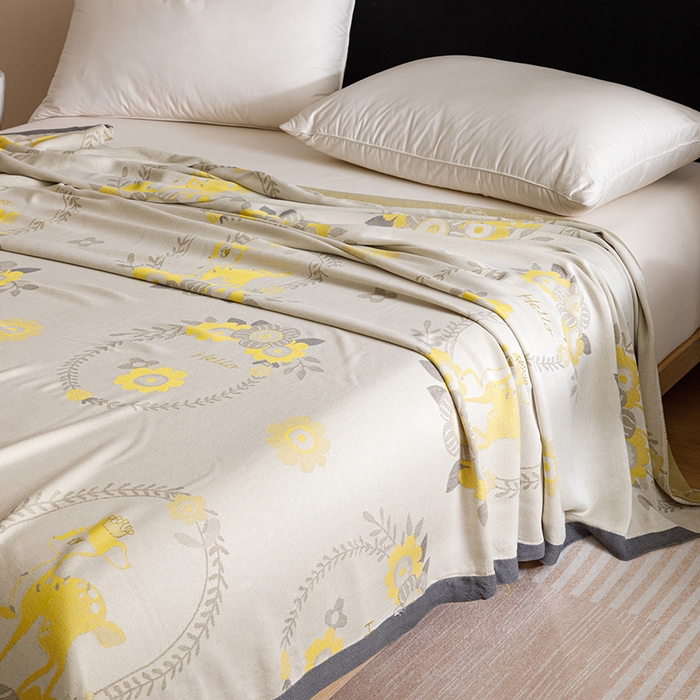 91家纺网 家纺一手货源 找家纺 朴尔家纺-2025年新款柔滑竹纤维双层纱布冷感毯毛巾被 若花镜-黄