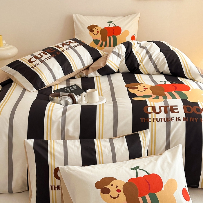 91家纺网 家纺一手货源 找家纺 卧趣家纺 2025新款全棉大版卡通数码印花纯棉四件套 可爱小狗（黑）