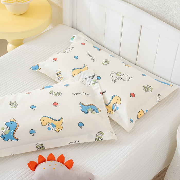 91家纺网 家纺一手货源 找家纺 良佐生活 2025新款A类高支高密全棉压线儿童枕套纯棉学生枕头套 元气恐龙