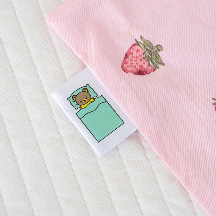 91家纺网 家纺一手货源 找家纺 良佐生活 2025新款A类高支高密全棉压线儿童枕套纯棉学生枕头套 草莓小兔