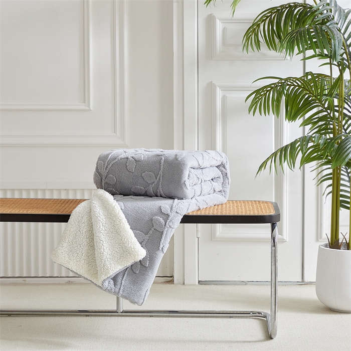 91家纺网 家纺一手货源 找家纺 温宁2025新款跨境外贸专供树叶毯 树叶-银灰