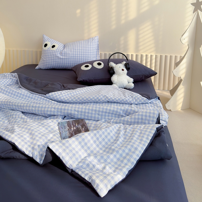 91家纺网 家纺一手货源 找家纺 老帅的工厂店 2025新款多巴胺水洗云朵棉大眼睛系列夏被四件套 蓝莓卷