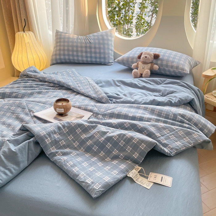 91家纺网 家纺一手货源 找家纺 老帅的工厂店 2025新款云朵棉无印风格子夏被 蓝大格