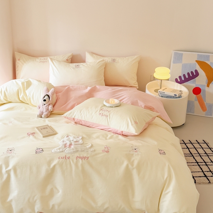 91家纺网 家纺一手货源 找家纺 蜜柚2025新款全棉纯棉贴布绣四件套 西高地 粉白