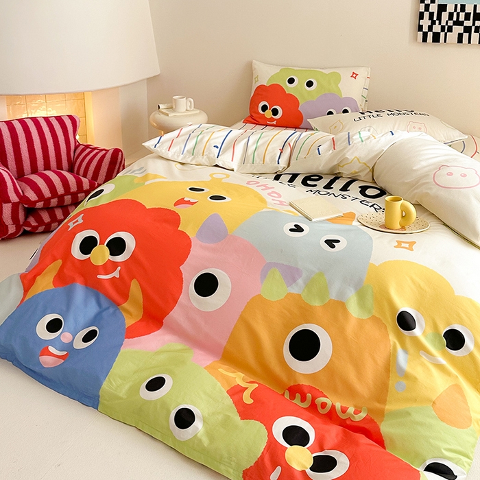 91家纺网 家纺一手货源 找家纺 卧趣家纺 2025新款全棉大版卡通数码印花纯棉四件套 呆萌小怪兽