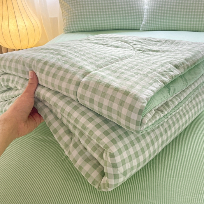 91家纺网 家纺一手货源 找家纺 老帅的工厂店 2025新款云朵棉无印风格子夏被 绿小格