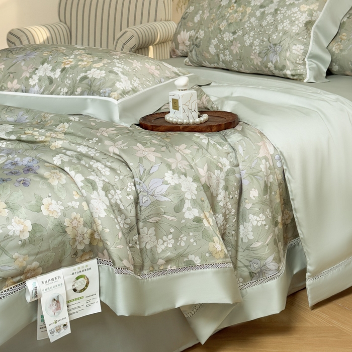 91家纺网 家纺一手货源 找家纺 娇逸家居 2025新品60支天丝数码印花高端夏被四件套 弥月