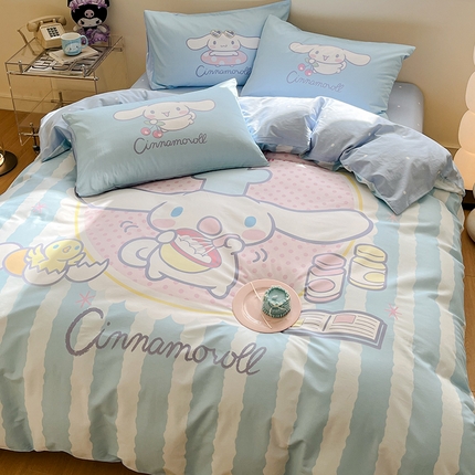 91家纺网 家纺一手货源 找家纺 蓝邻家纺 2025新款全棉大版三丽鸥四件套系列 竖条大耳狗